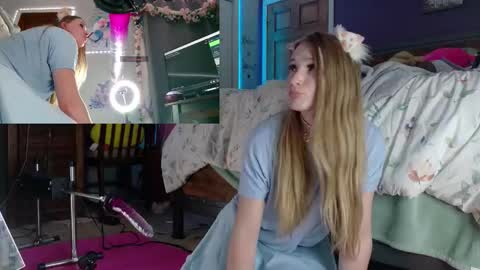 wolf_princess online show from November 2025 02:20:01 AM