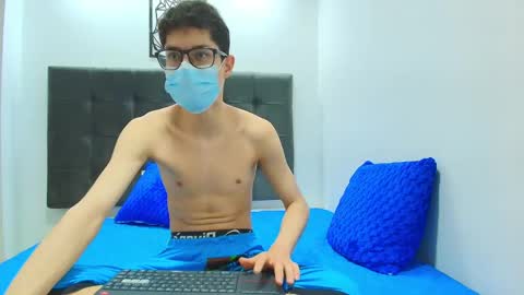 Snapshot of wolfan_sky chatting on January 2025 02:35:01 PM W O L F online show from January 2025 02:35:01 PM