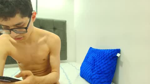 Snapshot of wolfan_sky chatting on January 2025 05:11:01 PM W O L F online show from January 2025 05:11:01 PM