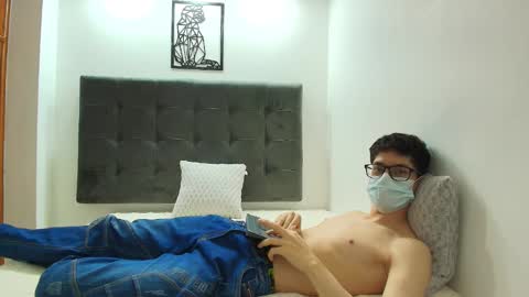 Snapshot of wolfan_sky chatting on January 2025 11:44:02 AM W O L F online show from January 2025 11:44:02 AM