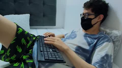 Snapshot of wolfan_sky chatting on February 2025 11:13:01 AM W O L F online show from February 2025 11:13:01 AM