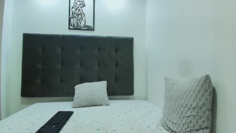 Snapshot of wolfan_sky chatting on March 2025 05:50:02 PM W O L F online show from March 2025 05:50:02 PM