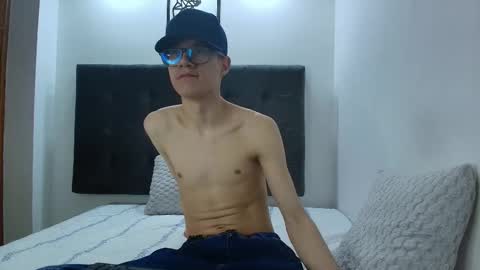 Snapshot of wolfan_sky chatting on March 2025 03:12:02 PM W O L F online show from March 2025 03:12:02 PM