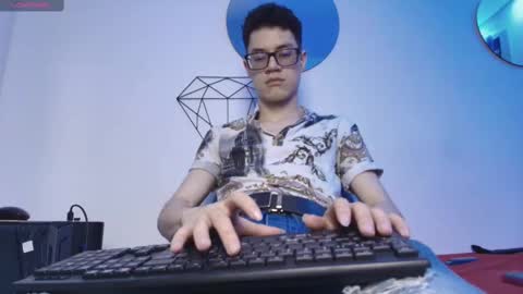 Snapshot of wolfan_sky chatting on September 2025 11:32:01 AM W O L F online show from September 2025 11:32:01 AM