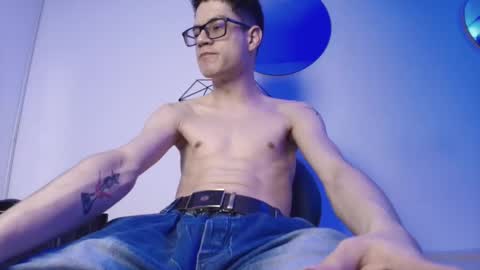 Snapshot of wolfan_sky chatting on September 2025 11:43:01 AM W O L F online show from September 2025 11:43:01 AM