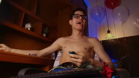 Snapshot of wolfan_sky chatting on September 2025 12:28:02 PM W O L F online show from September 2025 12:28:02 PM