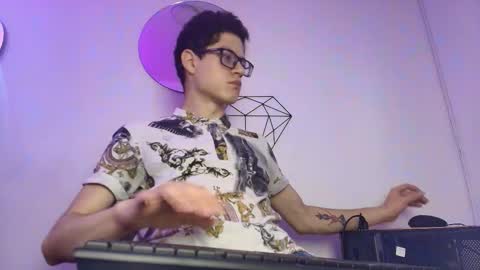 Snapshot of wolfan_sky chatting on October 2025 11:54:02 AM W O L F online show from October 2025 11:54:02 AM