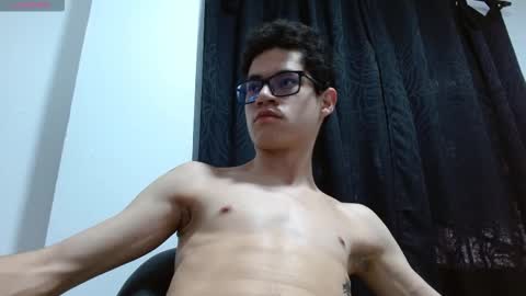 Snapshot of wolfan_sky chatting on November 2025 11:32:01 AM W O L F online show from November 2025 11:32:01 AM