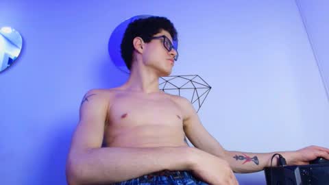 Snapshot of wolfan_sky chatting on November 2025 11:43:02 AM W O L F online show from November 2025 11:43:02 AM