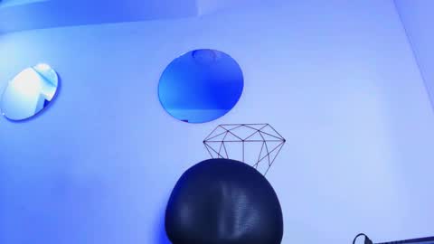 Snapshot of wolfan_sky chatting on November 2025 11:42:02 AM W O L F online show from November 2025 11:42:02 AM