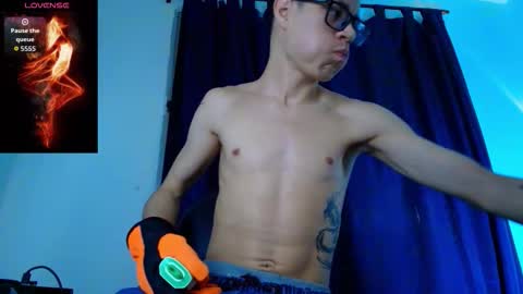 Snapshot of wolfan_sky chatting on December 2025 11:37:01 AM W O L F online show from December 2025 11:37:01 AM