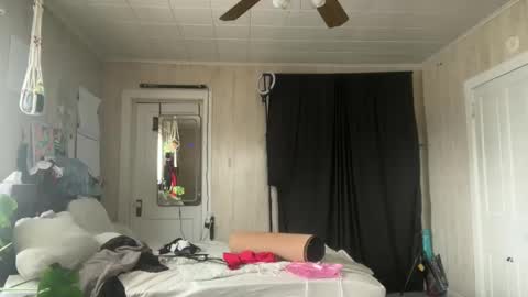 Snapshot of wolfblazer5 chatting on February 2025 05:29:01 PM Wolfblazer online show from February 2025 05:29:01 PM