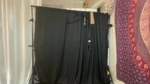 Snapshot of wolfblazer5 chatting on September 2025 11:42:01 AM Wolfblazer online show from September 2025 11:42:01 AM