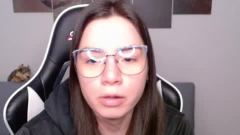 Snapshot of wolfs_daughter chatting on July 2026 02:13:02 AM Alex online show from July 2026 02:13:02 AM