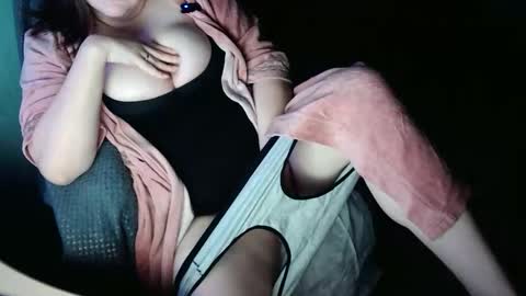 Jess online show from November 2025 03:28:02 AM