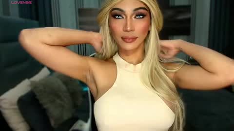 Julia online show from March 2026 07:24:02 PM