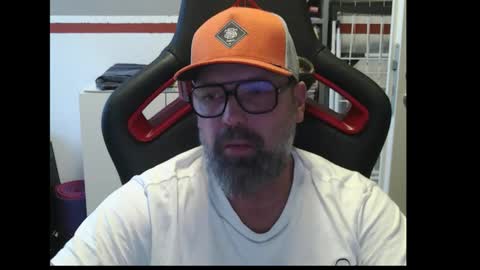 Adam online show from November 2025 07:30:02 AM