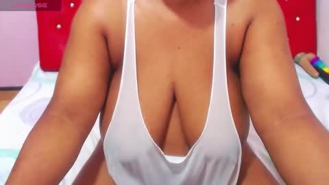 Snapshot of wonderfuldiana chatting on January 2025 02:30:02 PM online show from January 2025 02:30:02 PM