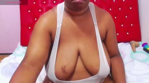 Snapshot of wonderfuldiana chatting on February 2025 12:30:02 PM online show from February 2025 12:30:02 PM