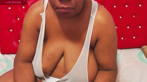 Snapshot of wonderfuldiana chatting on September 2025 11:48:02 PM online show from September 2025 11:48:02 PM