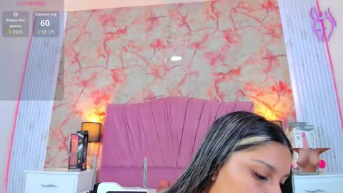 wonderkloe_ online show from March 2026 02:47:02 AM