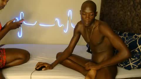 Snapshot of woody_n_buzz chatting on February 2025 03:01:02 AM Woody and Buzz online show from February 2025 03:01:02 AM