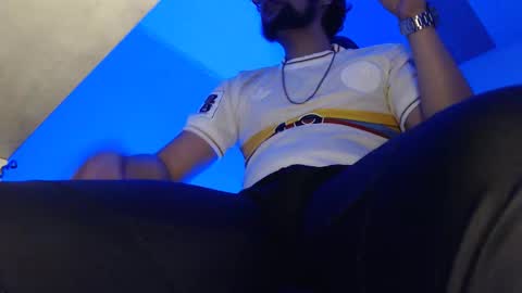 Snapshot of woondeer17 chatting on December 2025 07:18:01 PM Woondeer online show from December 2025 07:18:01 PM