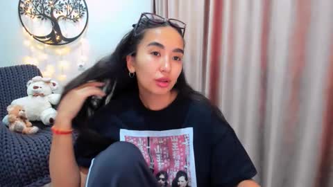 Snapshot of worldofkim chatting on February 2026 10:34:02 AM dudetta Kim online show from February 2026 10:34:02 AM