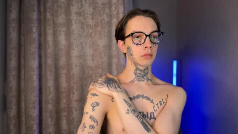 Snapshot of worldofllove chatting on February 2025 09:11:02 PM Arnika and Simon online show from February 2025 09:11:02 PM