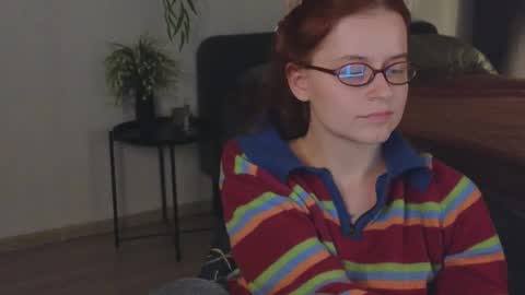 Rebecy online show from November 2025 01:44:02 PM