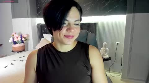 Snapshot of wow_maya chatting on October 2025 12:33:01 AM Maya online show from October 2025 12:33:01 AM