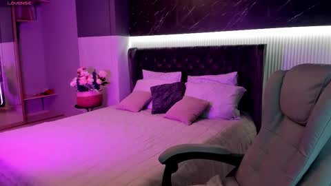 Snapshot of wow_maya chatting on November 2025 12:43:01 AM Maya online show from November 2025 12:43:01 AM