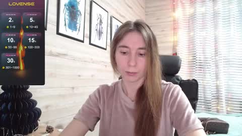 Anna  online show from November 2025 02:43:02 PM