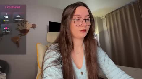 Snapshot of wwow_meow chatting on December 2025 08:00:02 AM Eric and Christine 3 online show from December 2025 08:00:02 AM