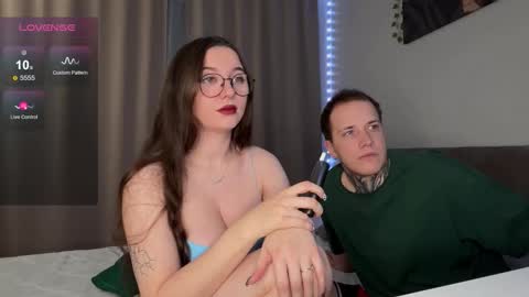 Snapshot of wwow_meow chatting on December 2025 02:14:02 PM Eric and Christine 3 online show from December 2025 02:14:02 PM