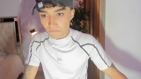 wyatt online show from November 2025 03:41:01 AM