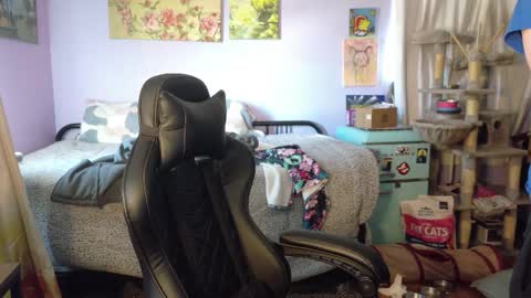 Wyatt online show from October 2025 06:08:02 PM