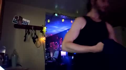 wyiatt online show from November 2025 06:23:02 AM