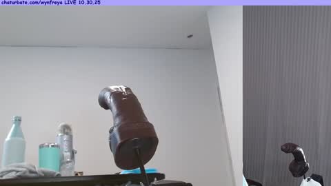 Wyn online show from October 2025 11:00:01 AM