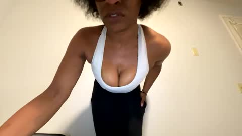 Snapshot of wynterheat chatting on January 2025 08:02:01 AM Wynter Heat online show from January 2025 08:02:01 AM