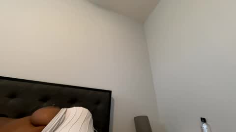 Snapshot of wynterheat chatting on January 2025 05:23:02 PM Wynter Heat online show from January 2025 05:23:02 PM