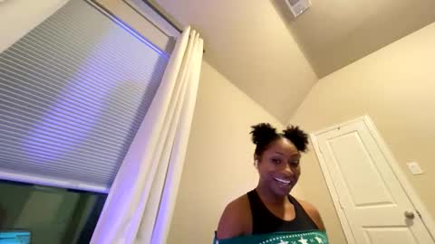 Snapshot of wynterheat chatting on November 2025 05:40:01 AM Wynter Heat online show from November 2025 05:40:01 AM