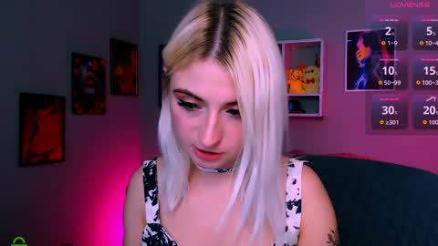 Snapshot of x_alexia_x chatting on April 2026 09:08:01 PM x_alexia_x online show from April 2026 09:08:01 PM