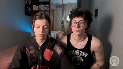 Snapshot of x_files_t chatting on January 2026 04:05:01 AM Philipp and Este online show from January 2026 04:05:01 AM