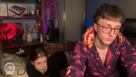 Snapshot of x_files_t chatting on March 2026 06:25:01 PM Philipp and Este online show from March 2026 06:25:01 PM