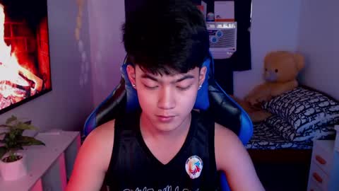 Snapshot of xaldrian_destroyer chatting on February 2025 01:51:01 AM Prince Aldrian online show from February 2025 01:51:01 AM