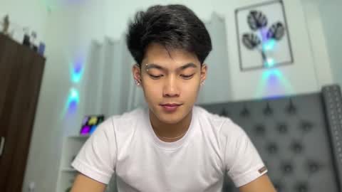 Prince Aldrian  online show from April 2026 07:20:02 PM