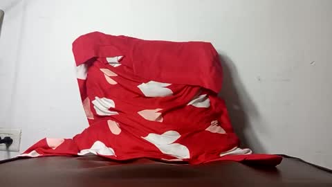 Snapshot of xander743 chatting on October 2025 12:01:02 AM Xander online show from October 2025 12:01:02 AM