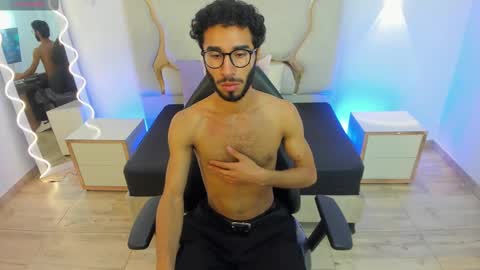 ISSANDER online show from December 2024 07:33:01 PM