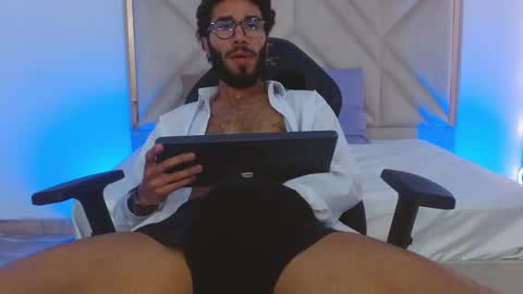 ISSANDER online show from December 2024 06:15:01 PM